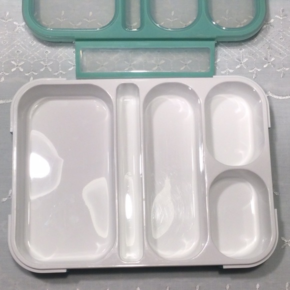 Plus Point Five Compartment Tray w/Lid Heavy Duty Four Sided Closure - Picture 3 of 6